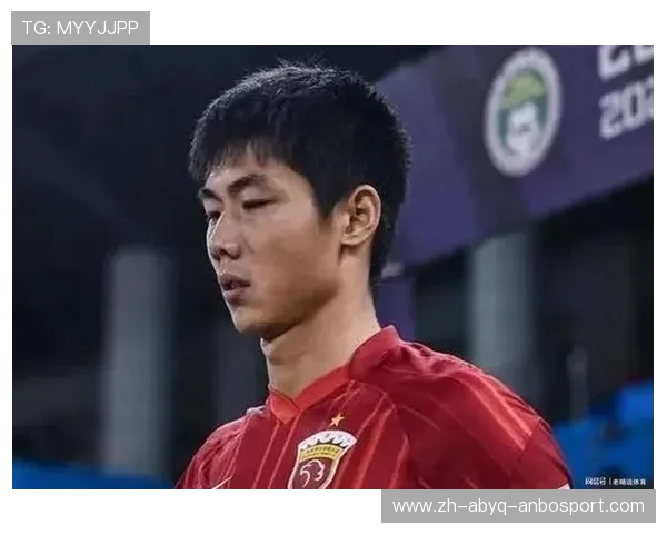 国足后防人员变动魏震塞尔吉尼奥伤退 李杨李镇全正式获官方征调